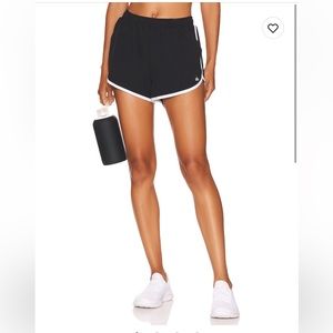Alo Yoga Ivy League Dolphin Short